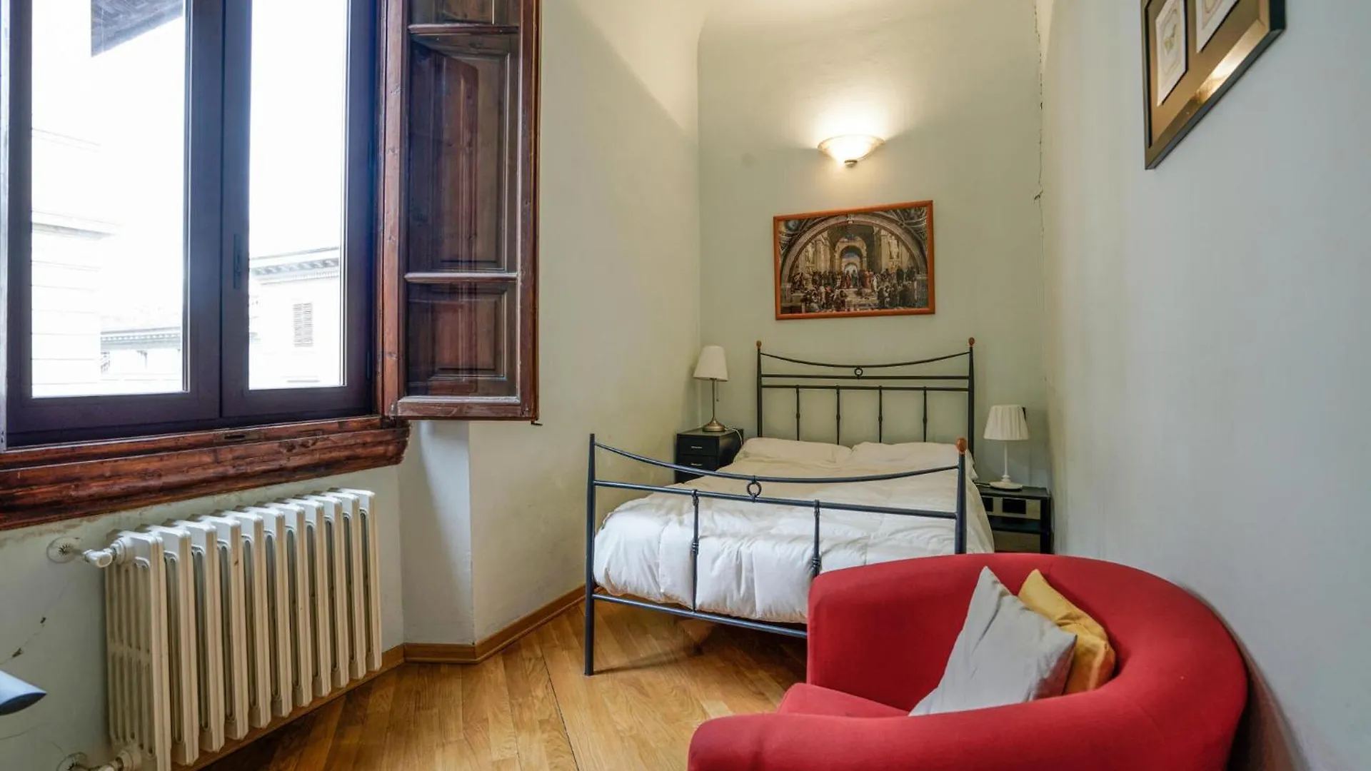 2 Bedroom Cozy Apartment In Firenze