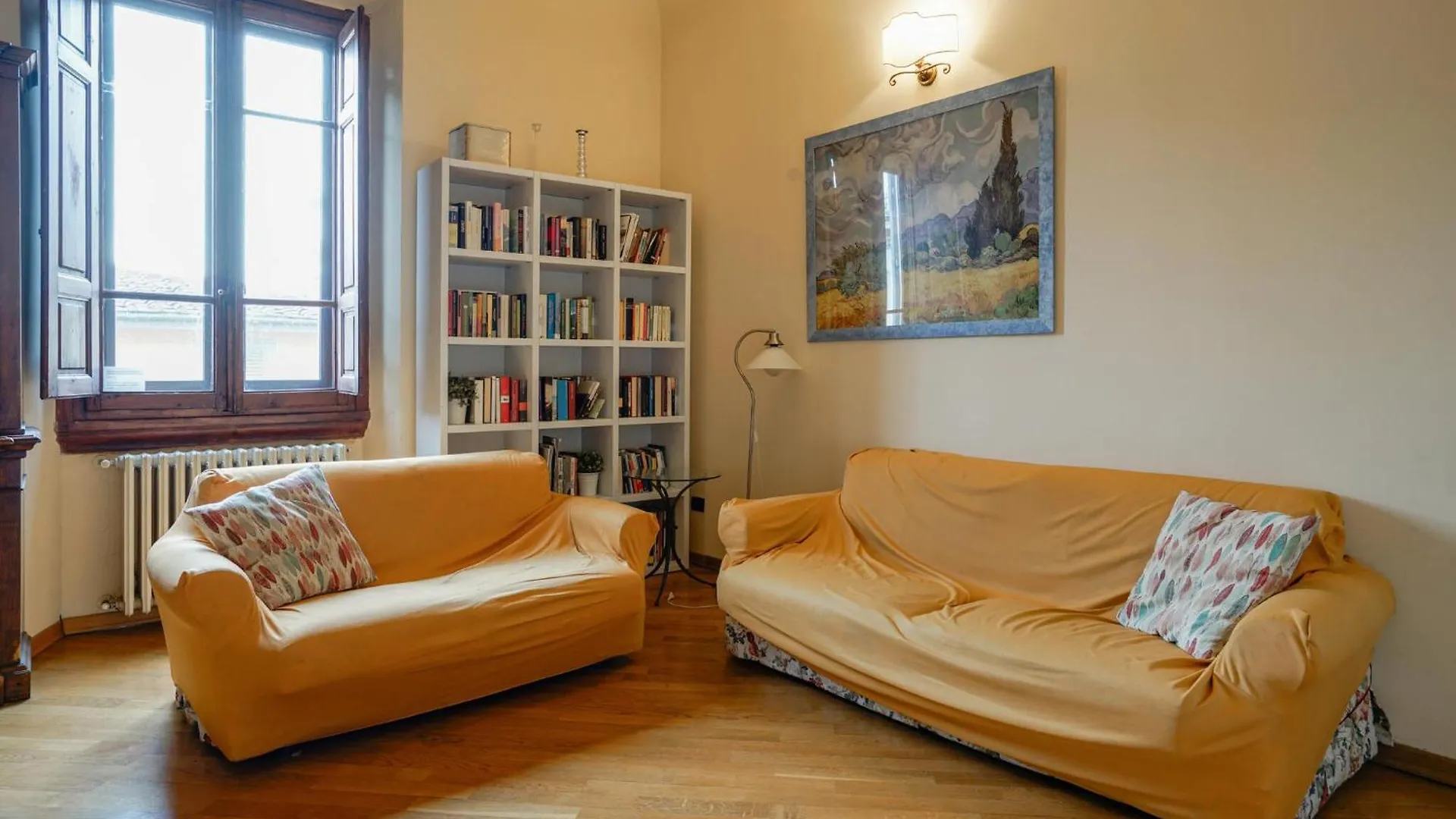 2 Bedroom Cozy Apartment In Firenze Italy