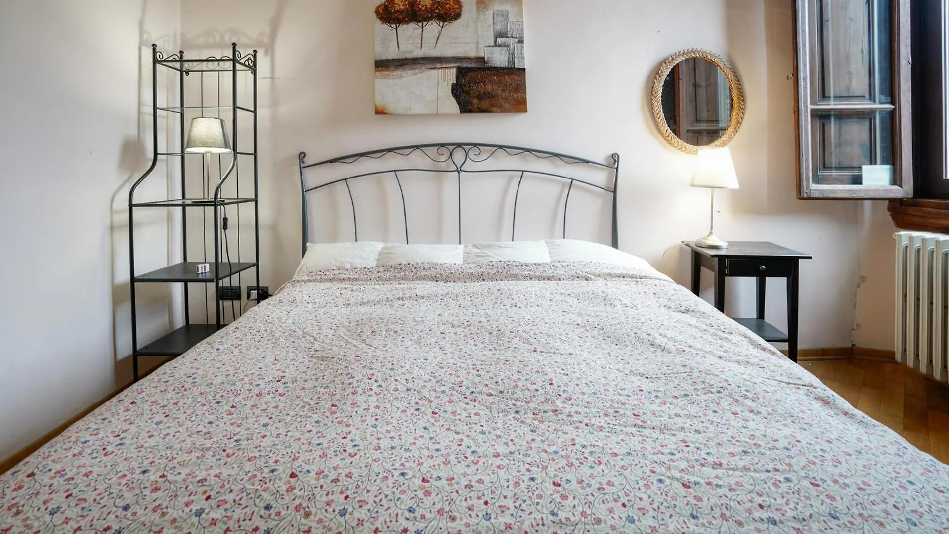 2 Bedroom Cozy Apartment In Firenze Italy