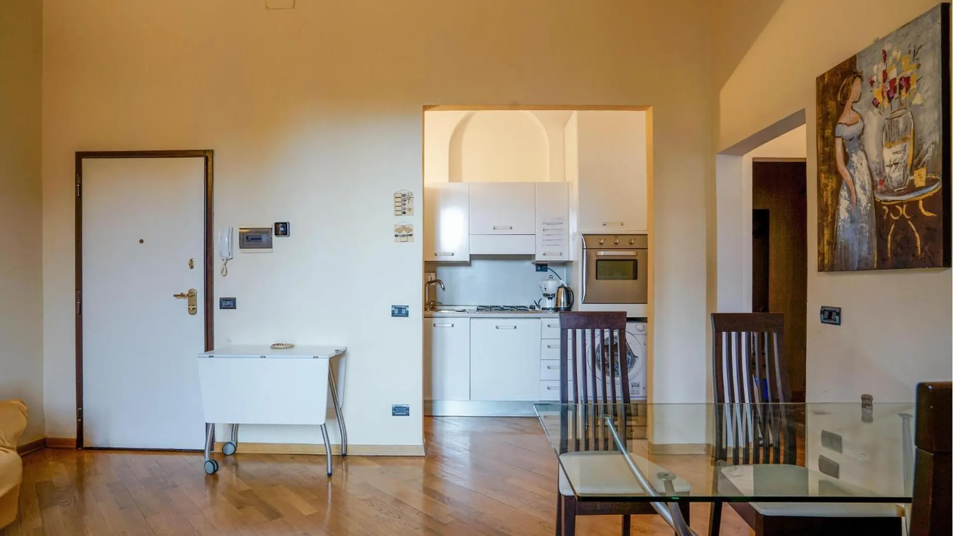 2 Bedroom Cozy Apartment In Firenze Italy